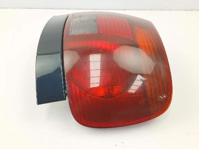 VAG 8D0945112A Piloto trasero derecho  disponible Lugo