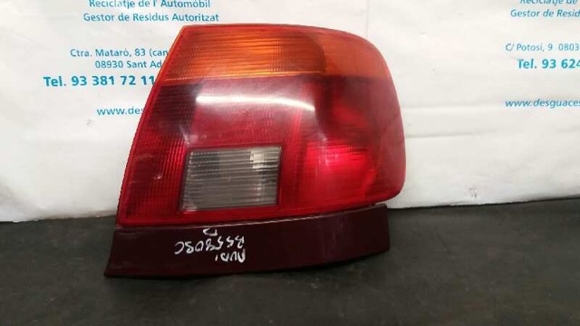 8D0945112A Piloto trasero derecho comprar Almería