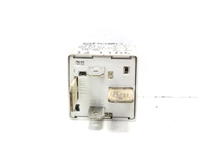 VAG 8D0951253 Relé ventilador comprar Barcelona