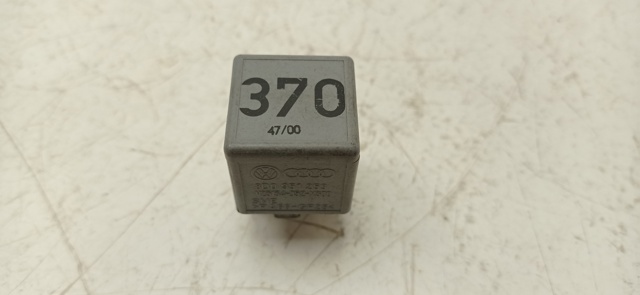 Relé de ventilador de aire acondicionado 8D0951253 VAG