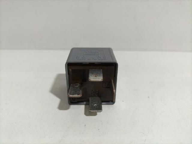 VAG 8D0951253A Relé ventilador  en stock Valencia