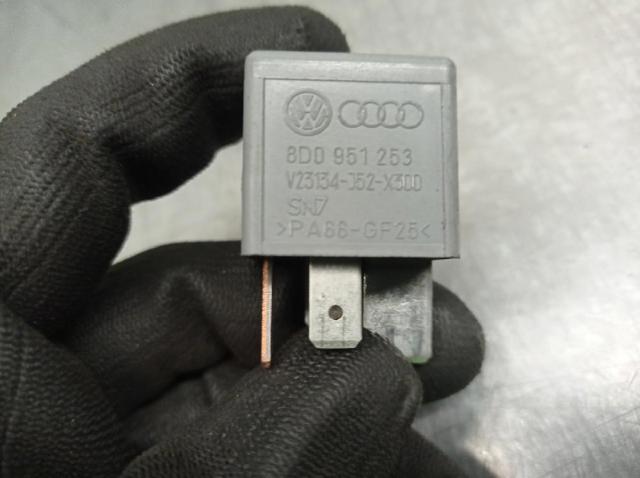 8D0951253A Relé del ventilador  comprar en Reus