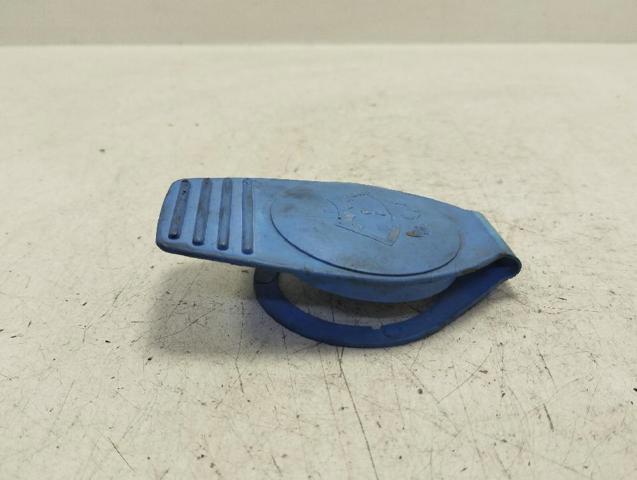 Tapa de depósito del agua de lavado Audi 80 8C2