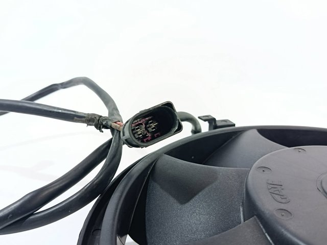Ventilador de refrigeración del motor para Volkswagen Passat  (3B3)