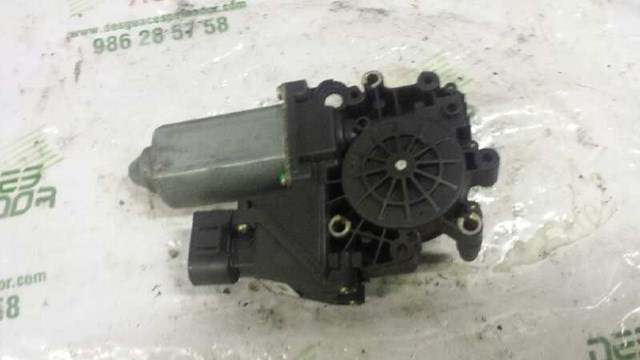 Motor eléctrico, elevalunas, puerta delantera izquierda 8D0959801B VAG