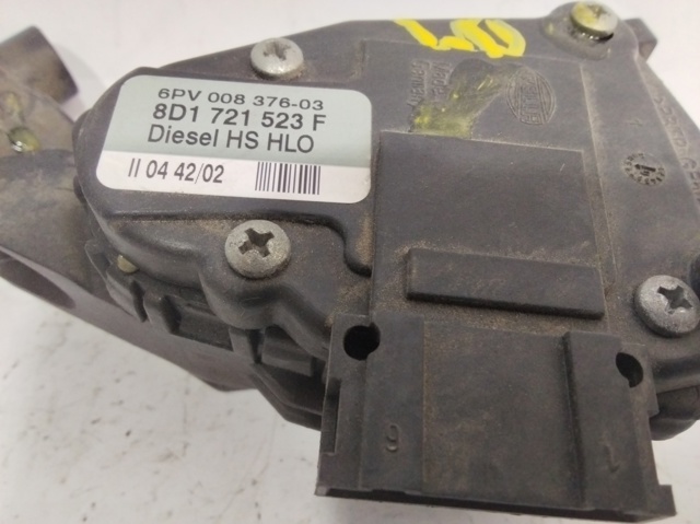 8D1721523F Pedal del acelerador  disponible Utrera