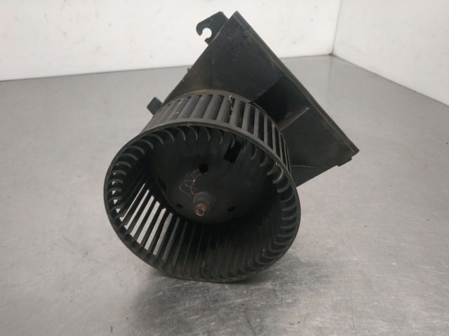 8D1819021B VAG