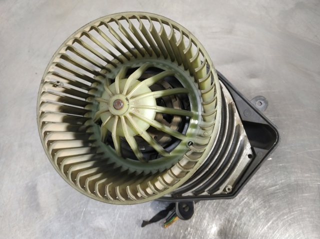 8D1820021 VAG Motor del ventilador del calefactor  disponible Ourense