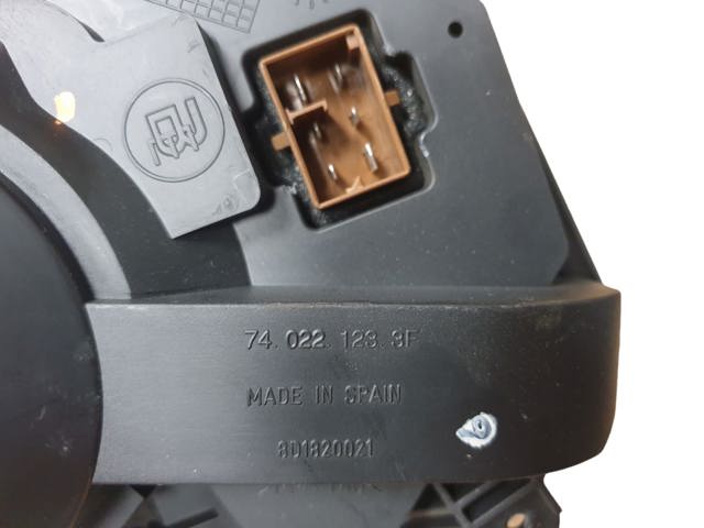 8D1820021 VAG Ventilador habitáculo  en stock Gandía