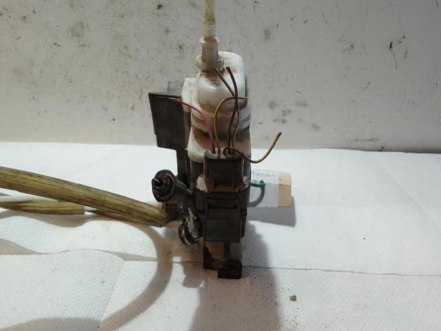8D1837015F VAG Cerradura de puerta delantera izquierda  comprar en Lleida