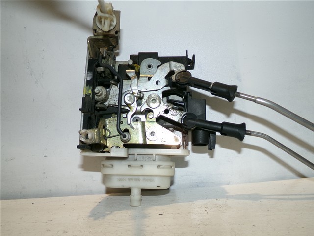 8D1837016F VAG Cerradura de puerta delantera derecha comprar Alcalá
