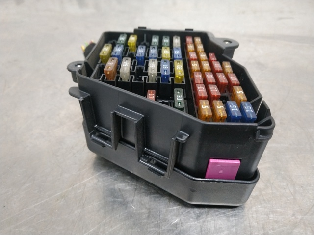 Caja fusibles Audi A4  desde 36,30 €
