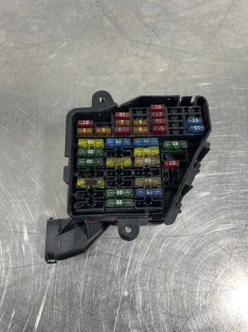Caja reles Audi A4  sedán comprar en España