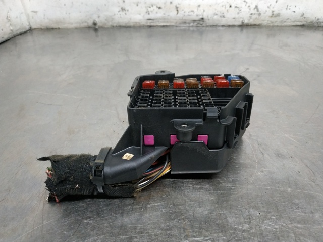 Caja de fusibles para Audi A4 8EC