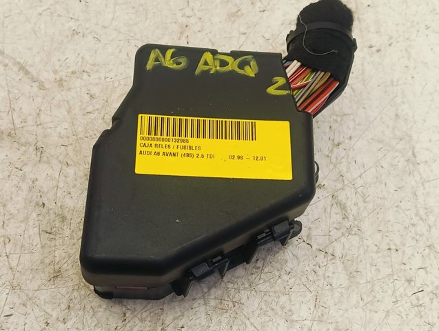 Precio del repuesto Caja reles A4  sedán