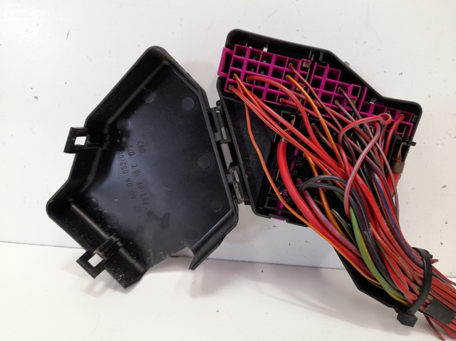 Caja reles Octavia I familiar (1998-2011) original desde 36,30 €