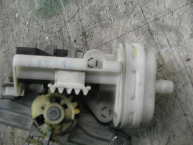 8D5862153 VAG