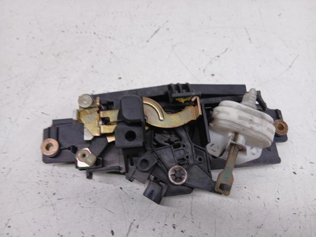 8D9827565H Cerradura de tapa de maletero  disponible Málaga