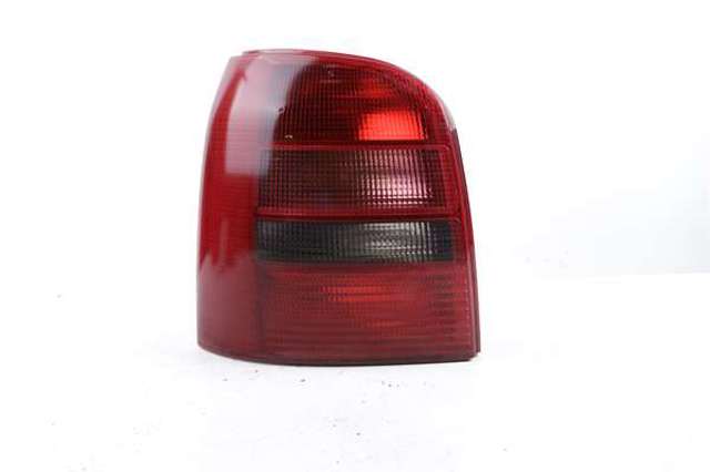 Piloto trasero izquierdo 8D9945095D VAG