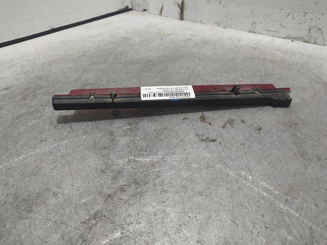 8D9945097B Tercera luz de freno  en stock Granada