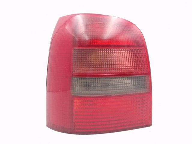 VAG 8D9945111 Piloto trasero izquierdo  en stock Salamanca