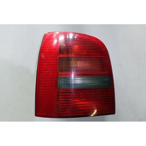 8D9945111 Piloto trasero izquierdo comprar Girona