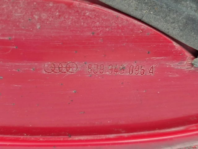8D9945111 VAG Piloto trasero izquierdo  en stock Huelva