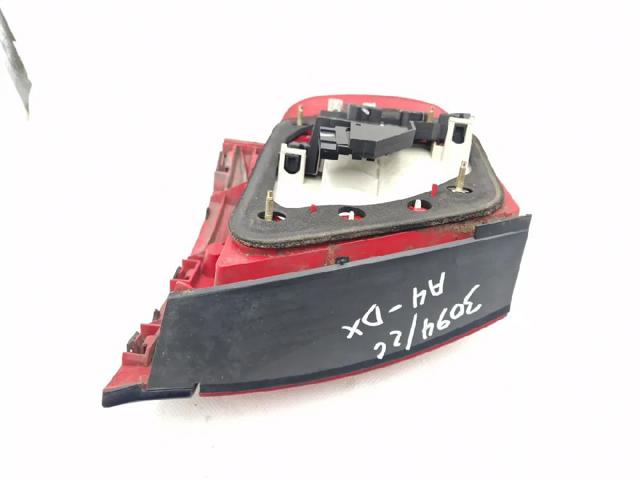 VAG 8D9945112 Piloto trasero derecho  en stock Valencia