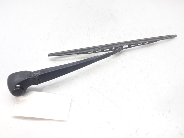 8D9955407A Brazo del limpiaparabrisas trasero  comprar en Pontevedra