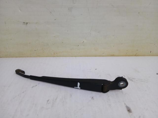 8D9955407A Brazo del limpiaparabrisas, trasero  en stock Granada