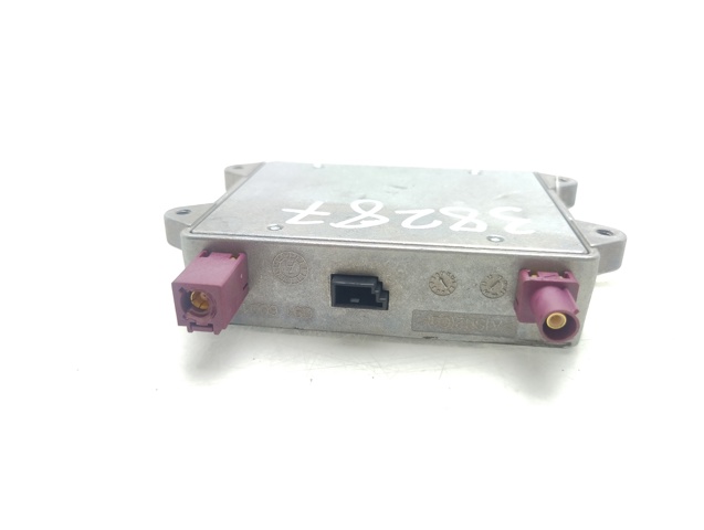 8E0035456C Amplificador de señal de antena  en stock Castellón