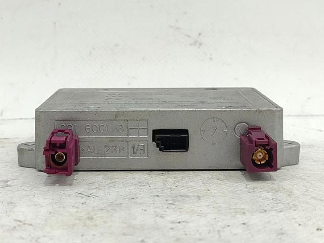 8E0035456C Amplificador de señal de antena  en stock Sabadell