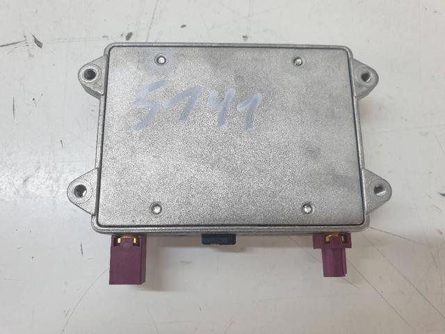 8E0035456C VAG Amplificador de señal de antena  en stock Gandía