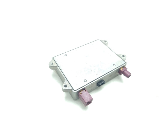 8E0035456C VAG Amplificador de señal de antena  en stock Córdoba