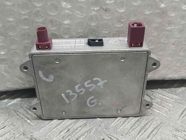 8E0035456C VAG Amplificador de señal de antena  en stock Gandía
