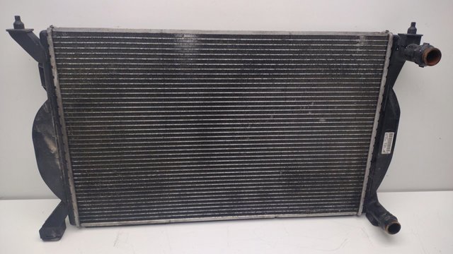 8E0121251 Radiador comprar Sevilla