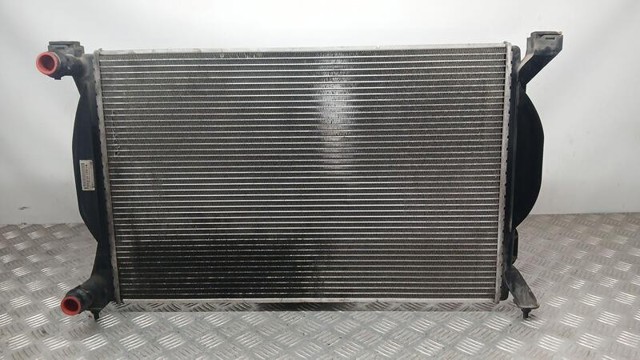 VAG 8E0121251A Radiador  en stock Terrassa