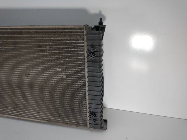 8E0121251L Radiador de refrigeración del motor  disponible Utrera