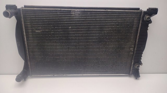 VAG 8E0121251L Radiador  en stock Terrassa