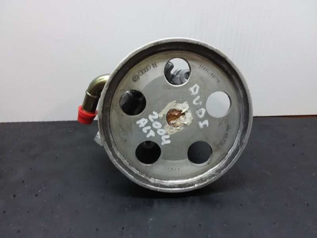 8E0145153 Bomba de dirección  en stock Sabadell