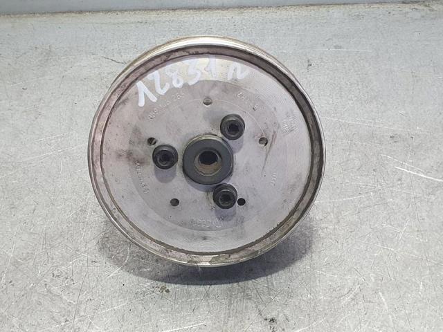 8E0145155 Bomba de dirección asistida  disponible Utrera