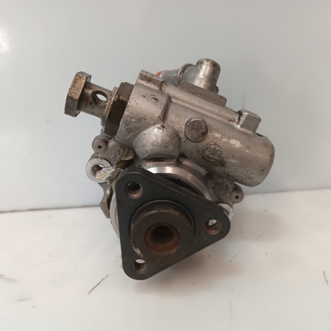 VAG 8E0145155 Bomba de dirección  en stock Valencia