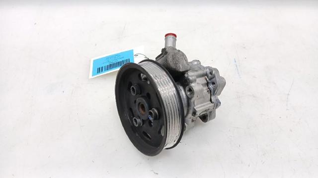 VAG 8E0145155N Bomba de dirección  en stock Terrassa