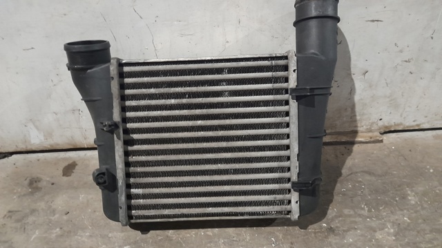 VAG 8E0145805F Intercooler  en stock Valencia