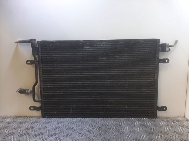 VAG 8E0260401A Condensador de aire acondicionado  comprar en Ponferrada