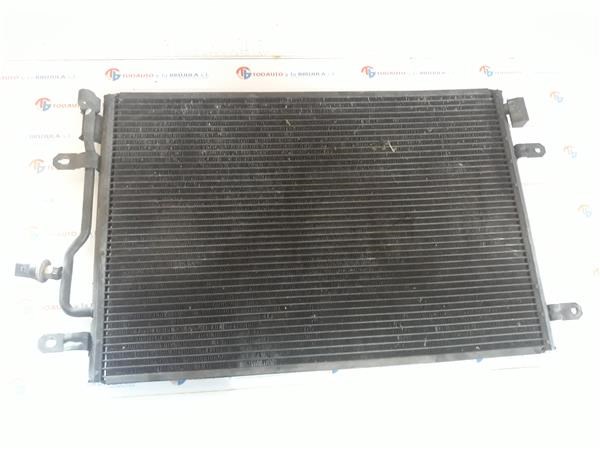 8E0260403B Condensador aire acondicionado  en stock Castellón