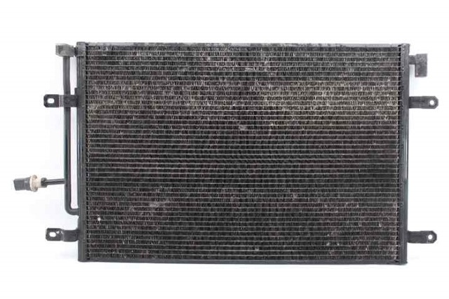8E0260403T Condensador de aire acondicionado  comprar en Zaragoza