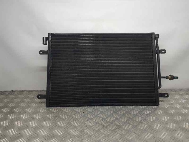 VAG 8E0260403T Condensador de aire acondicionado  comprar en Albacete