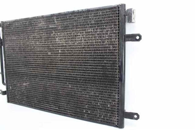 VAG 8E0260403T Condensador de aire acondicionado  disponible España