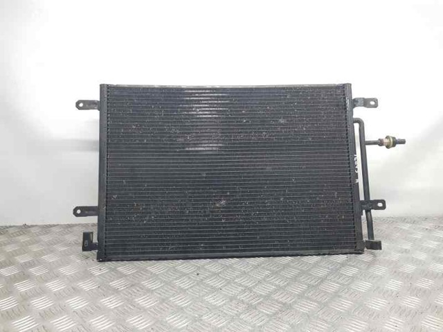 VAG 8E0260403T Condensador de aire acondicionado  disponible Valladolid